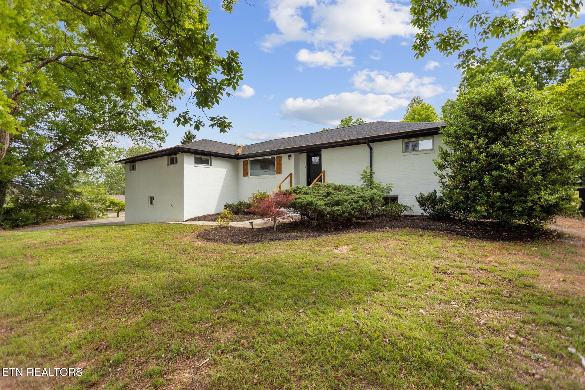 7204 Fairlane Rd