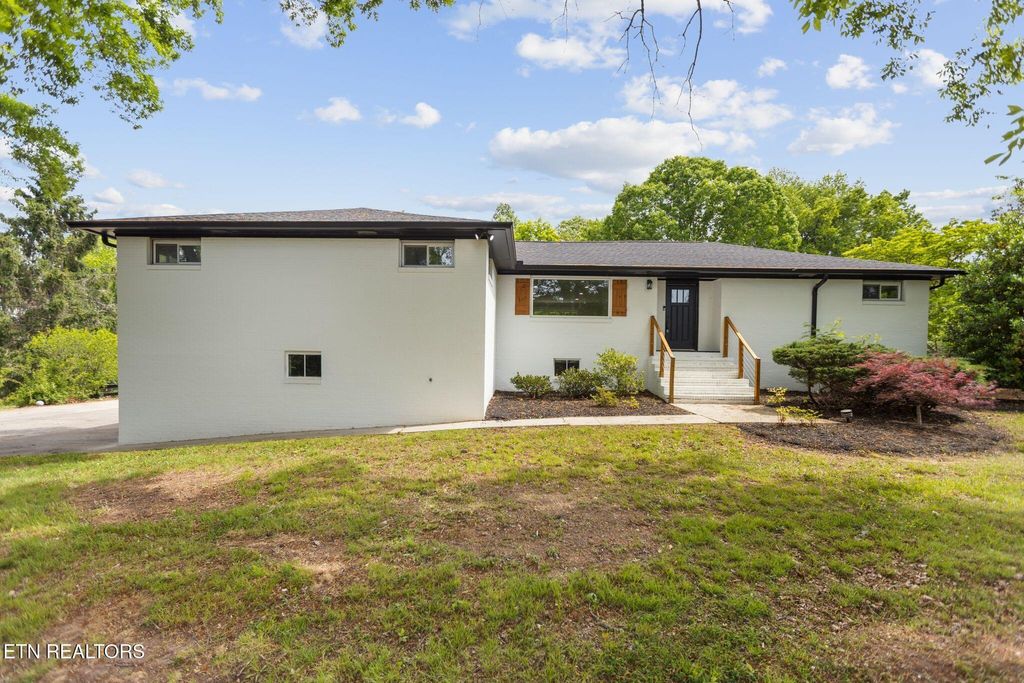 Photo of 7204 Fairlane Rd, Powell, TN 37849 (MLS # 1340712)