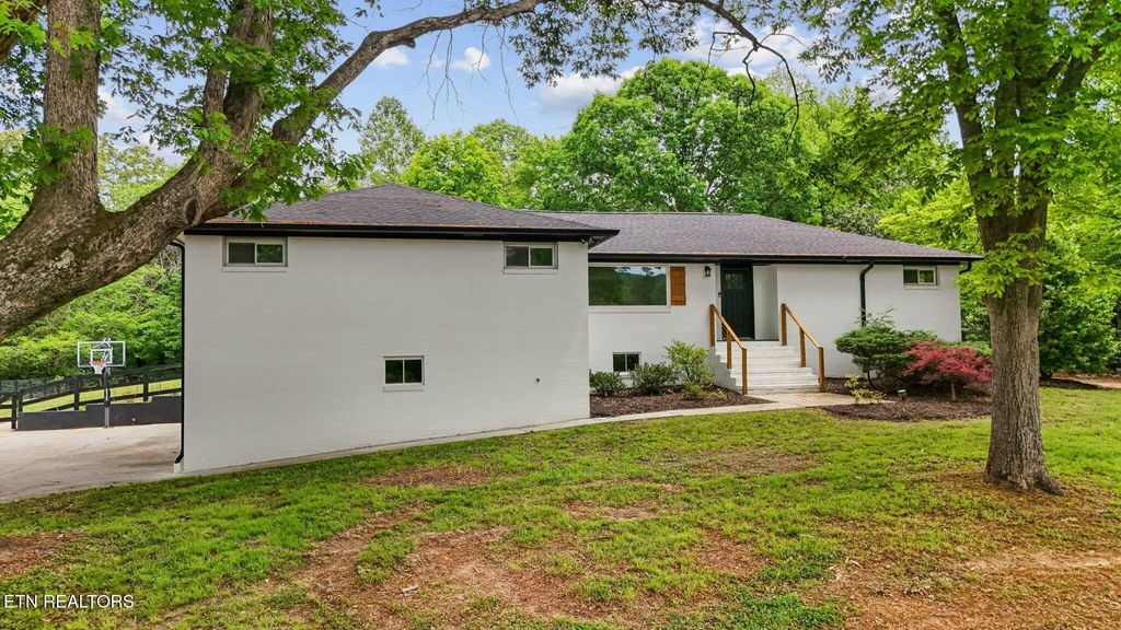Photo of 7204 Fairlane Rd, Powell, TN 37849 (MLS # 1340712)
