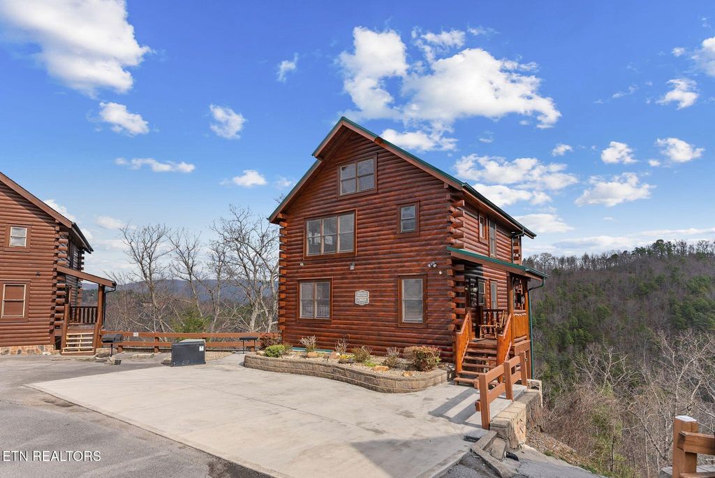 Photo of 2869 White Oak Ridge Lane, Sevierville, TN 37862 (MLS # 1332629)