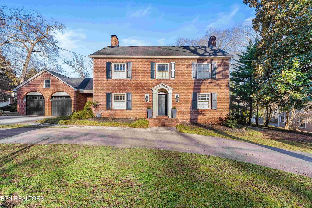 Photo of 448 W Hillvale Turn, Knoxville, TN 37919 (MLS # 1330193)