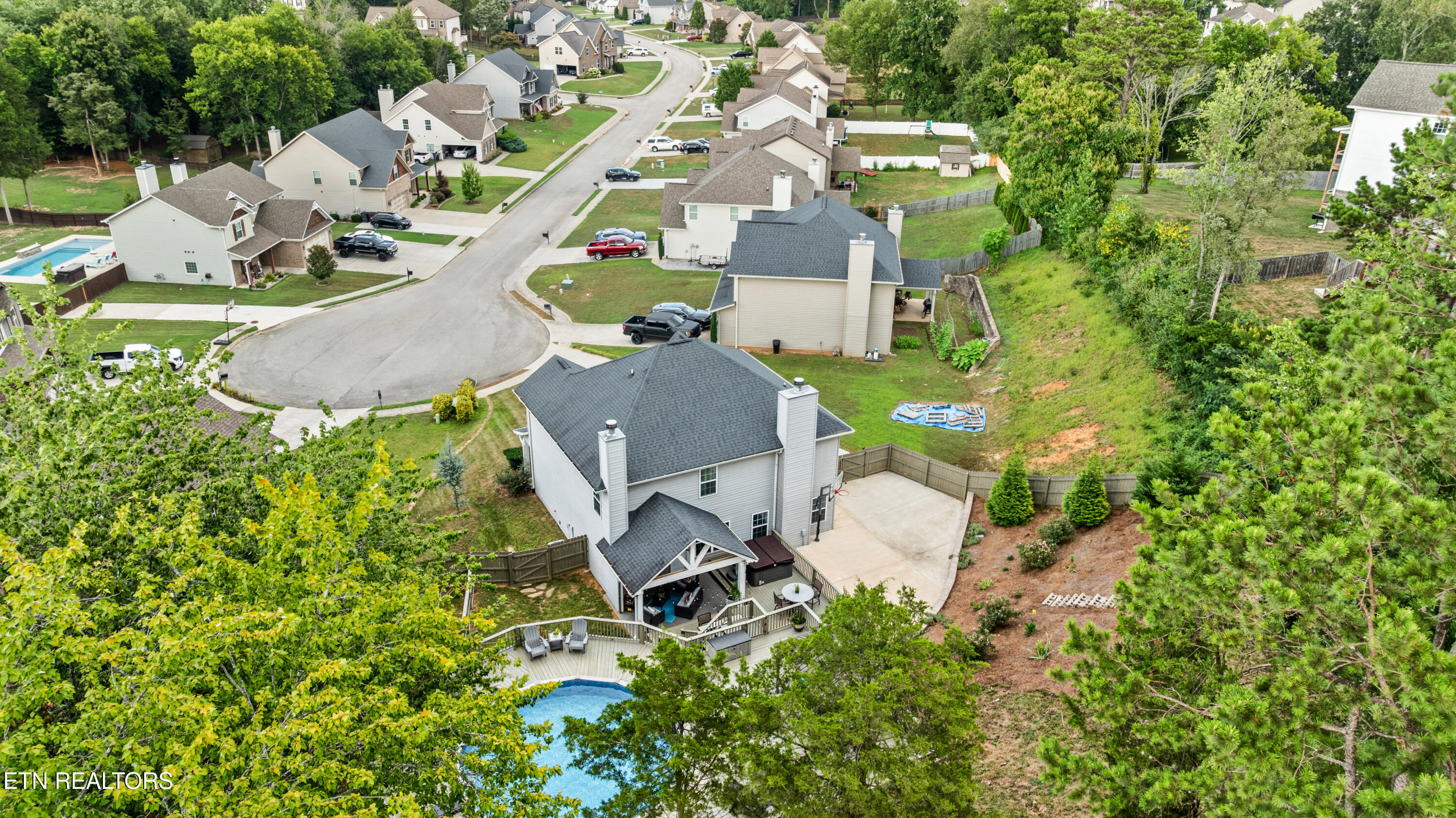 595 W Glenbrook Drive