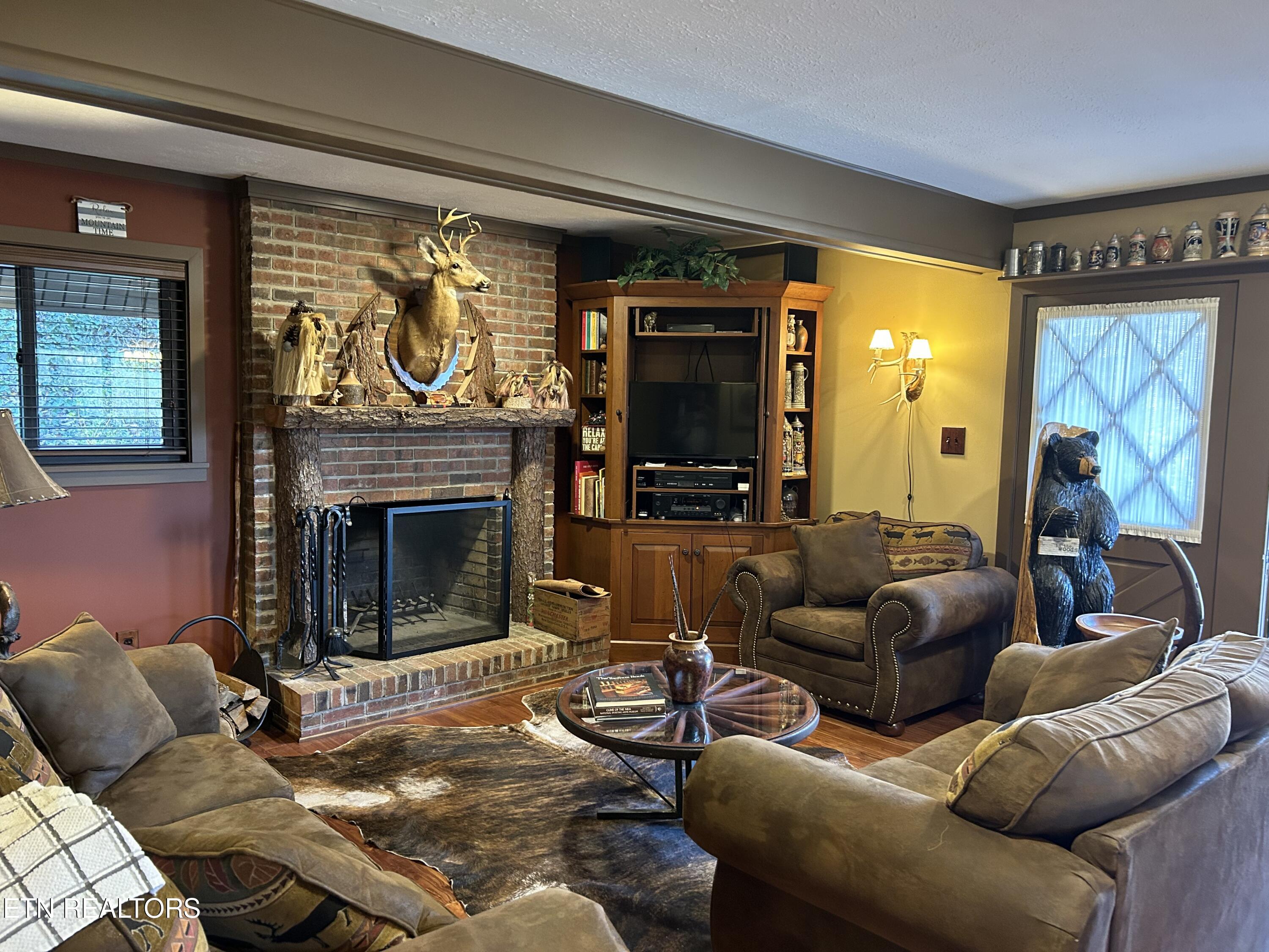 1078 Lower Alpine Way