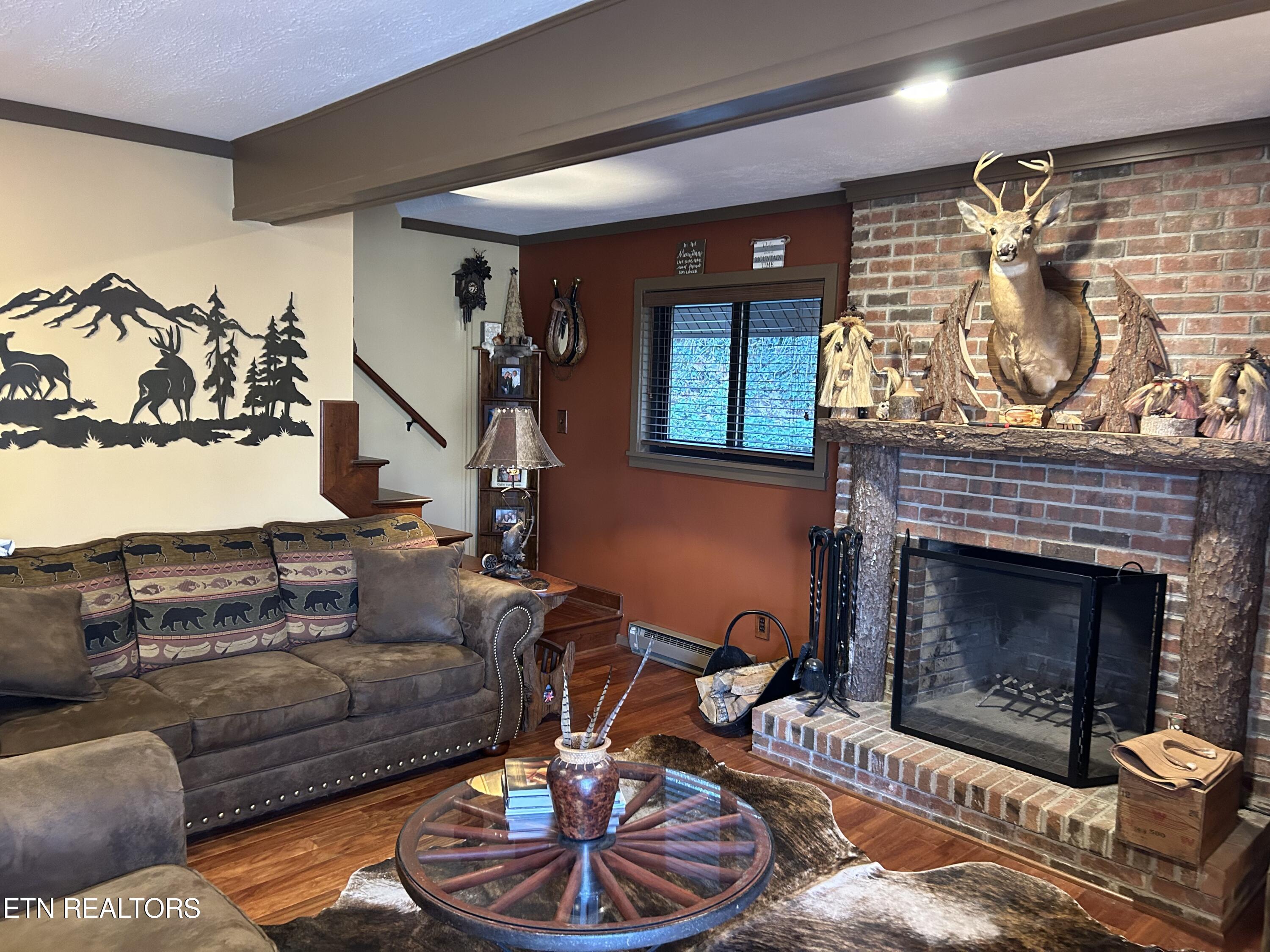 1078 Lower Alpine Way