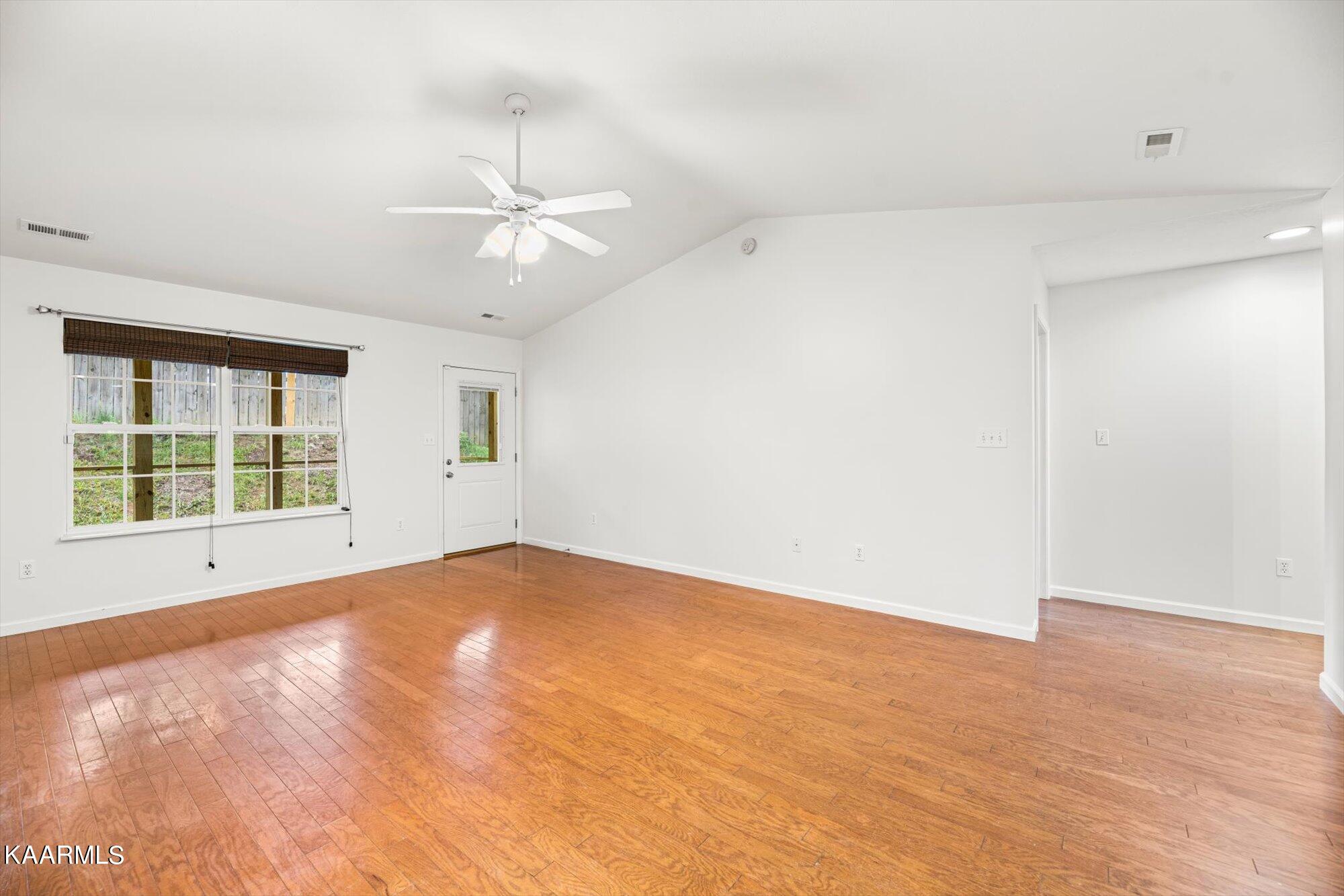 3373 Cummins Lane