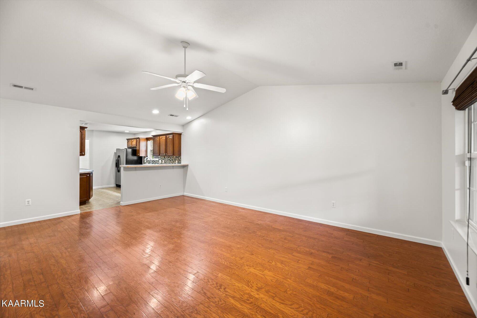 3373 Cummins Lane