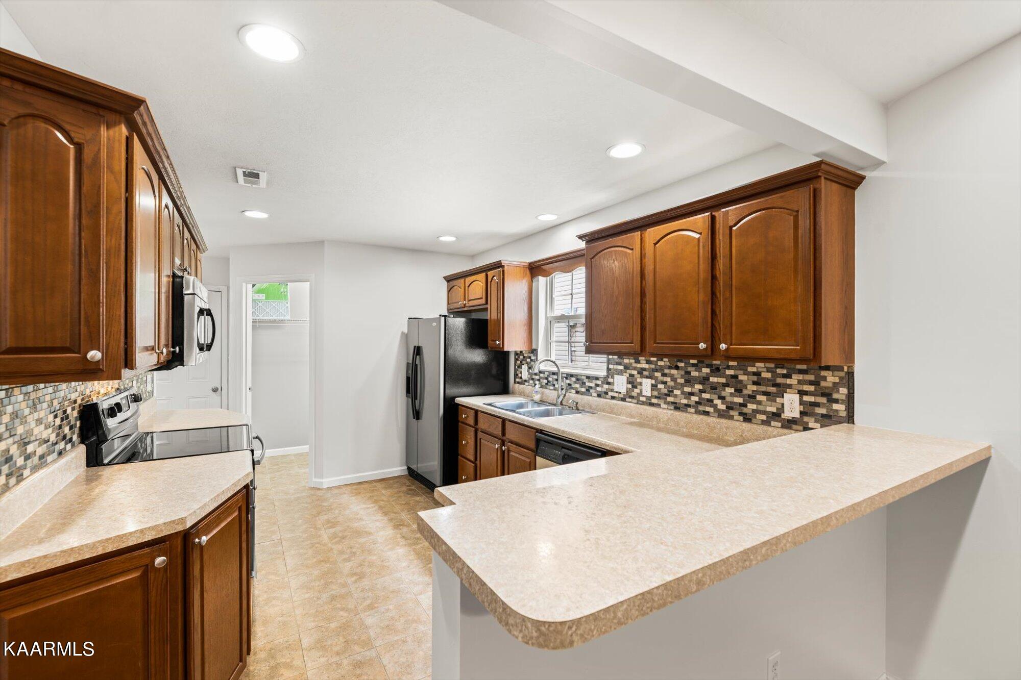 3373 Cummins Lane