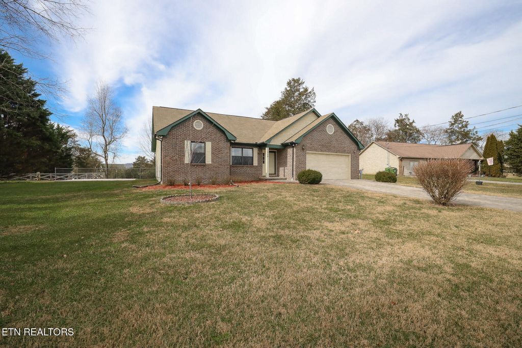 Photo of 715 Stowers Drive, Corryton, TN 37721 (MLS # 1290146)