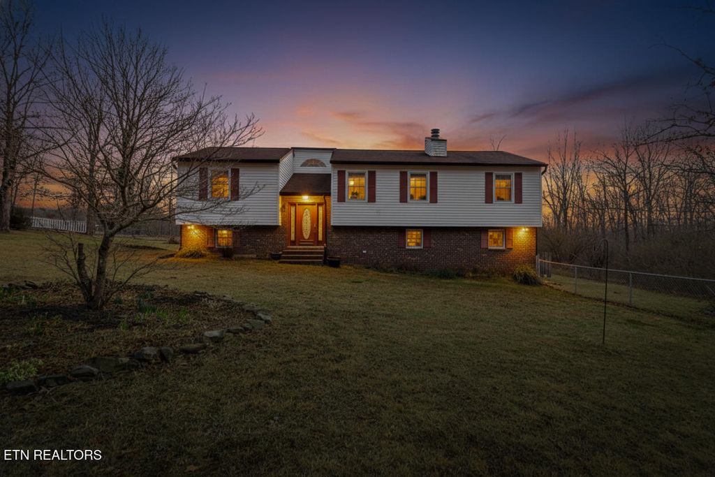 Photo of 36 Creekway Drive, Crossville, TN 38555 (MLS # 1328762)