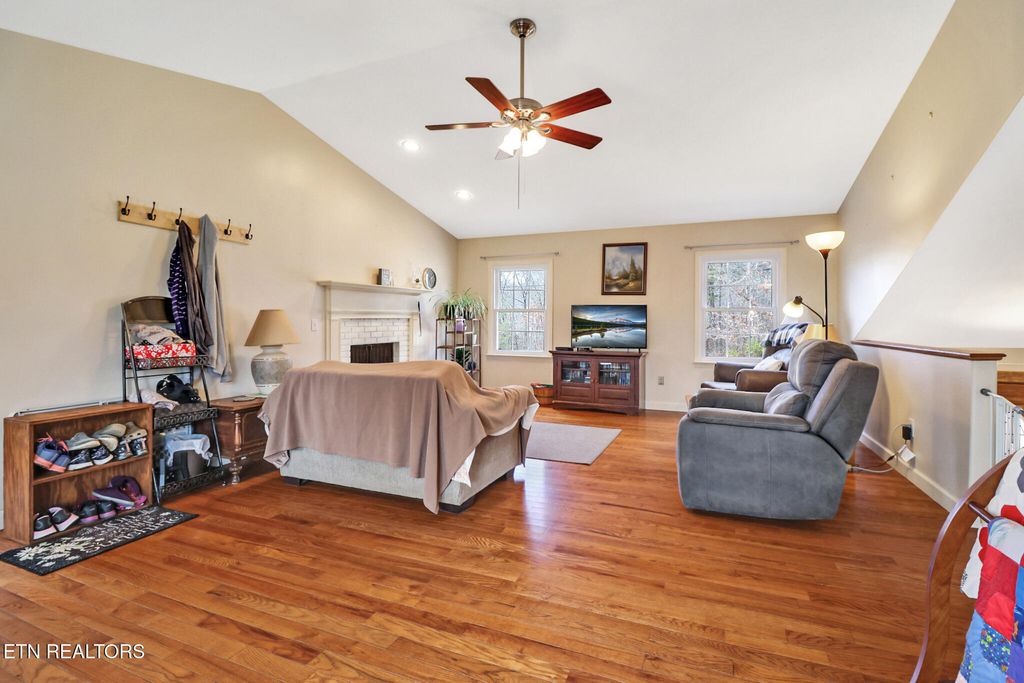 Photo of 36 Creekway Drive, Crossville, TN 38555 (MLS # 1328762)