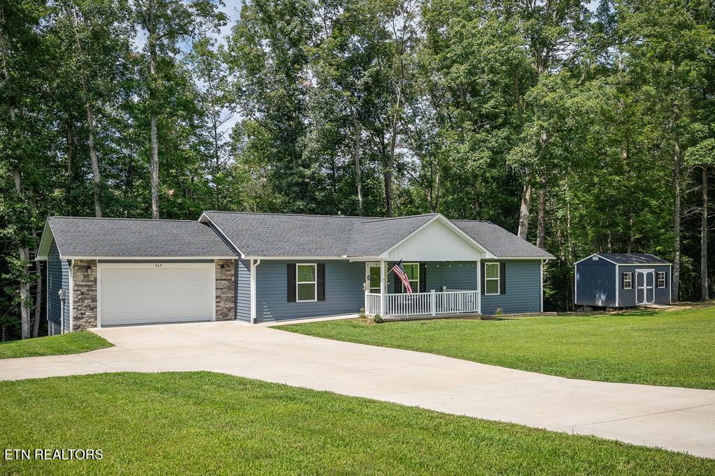 Photo of 469 Ferry Bend Tr, Crossville, TN 38571 (MLS # 1354245)
