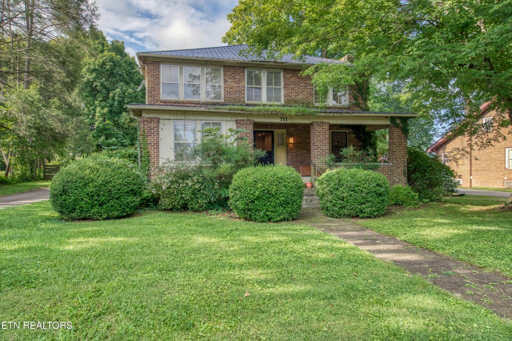 Photo of 711 W Jefferson St, Jefferson City, TN 37760 (MLS # 1351564)