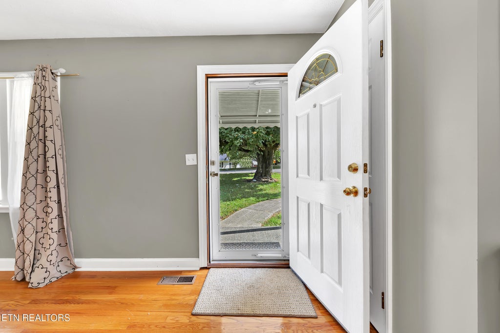 Photo of 1505 De Vault St, Morristown, TN 37814 (MLS # 1311334)