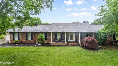 Photo of 1403 Lincolnshire Drive, Maryville, TN 37803 (MLS # 1322989)