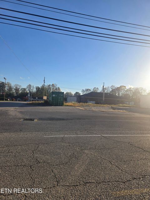 Tiny photo for 840 Main St, Wartburg, TN 37887 (MLS # 1319559)