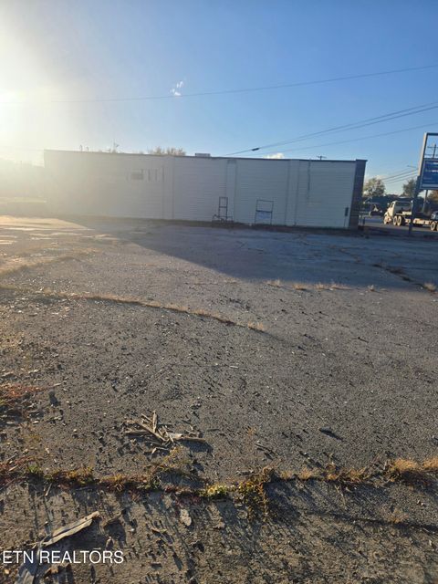 Tiny photo for 840 Main St, Wartburg, TN 37887 (MLS # 1319559)