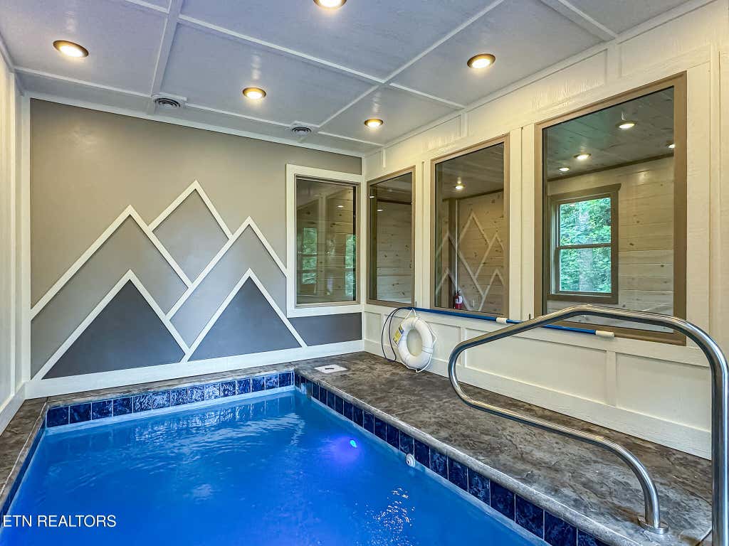 Photo of 626 Jess Field Rd, Gatlinburg, TN 37738 (MLS # 1350646)