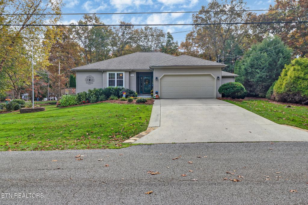 Photo of 150 Dovenshire Drive, Crossville, TN 38558 (MLS # 1337331)