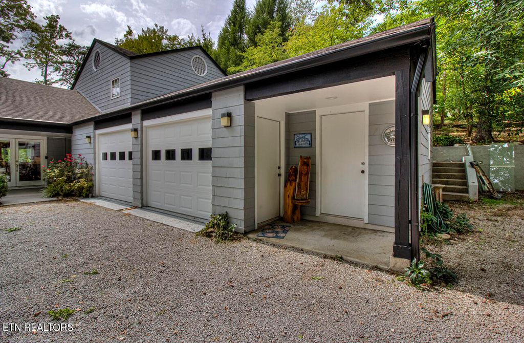 Photo of 647 Forest Drive, Pigeon Forge, TN 37863 (MLS # 1267286)