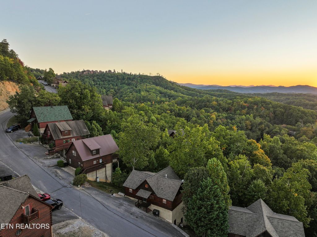 Photo of 1550 Bears Den Way, Sevierville, TN 37876 (MLS # 1320753)