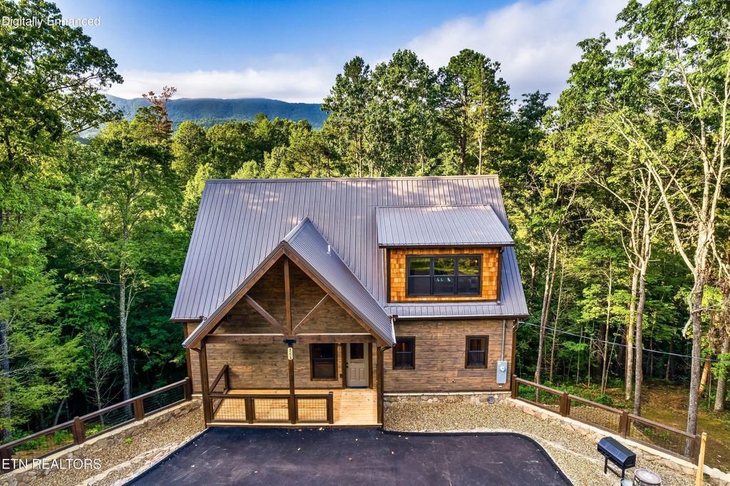 Photo of 4224 Mountain Rest Way, Sevierville, TN 37876 (MLS # 1332971)