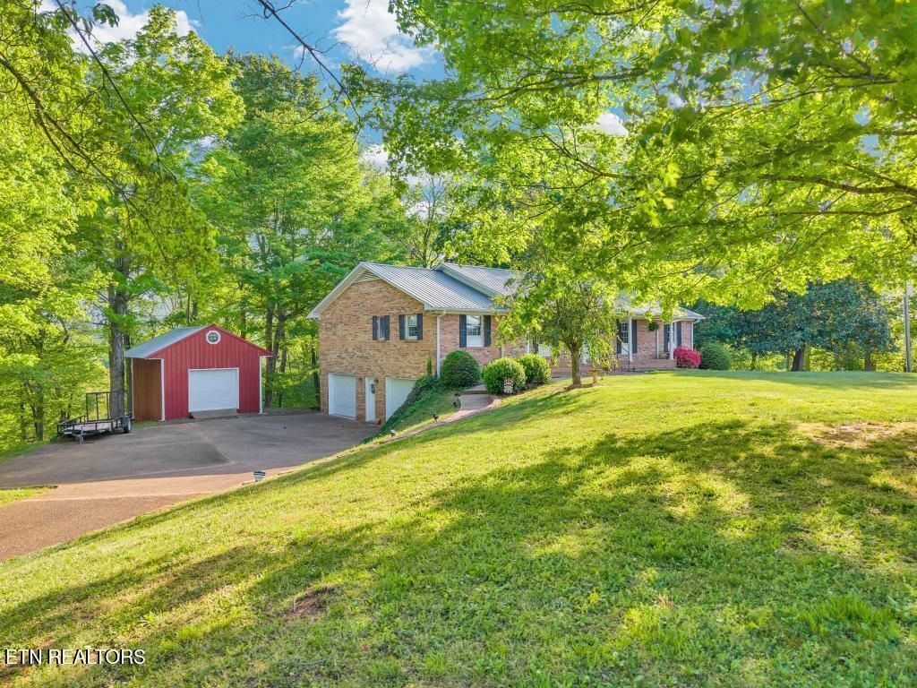 Photo of 1992 Locke Bend Rd, McMinnville, TN 37110 (MLS # 1338235)