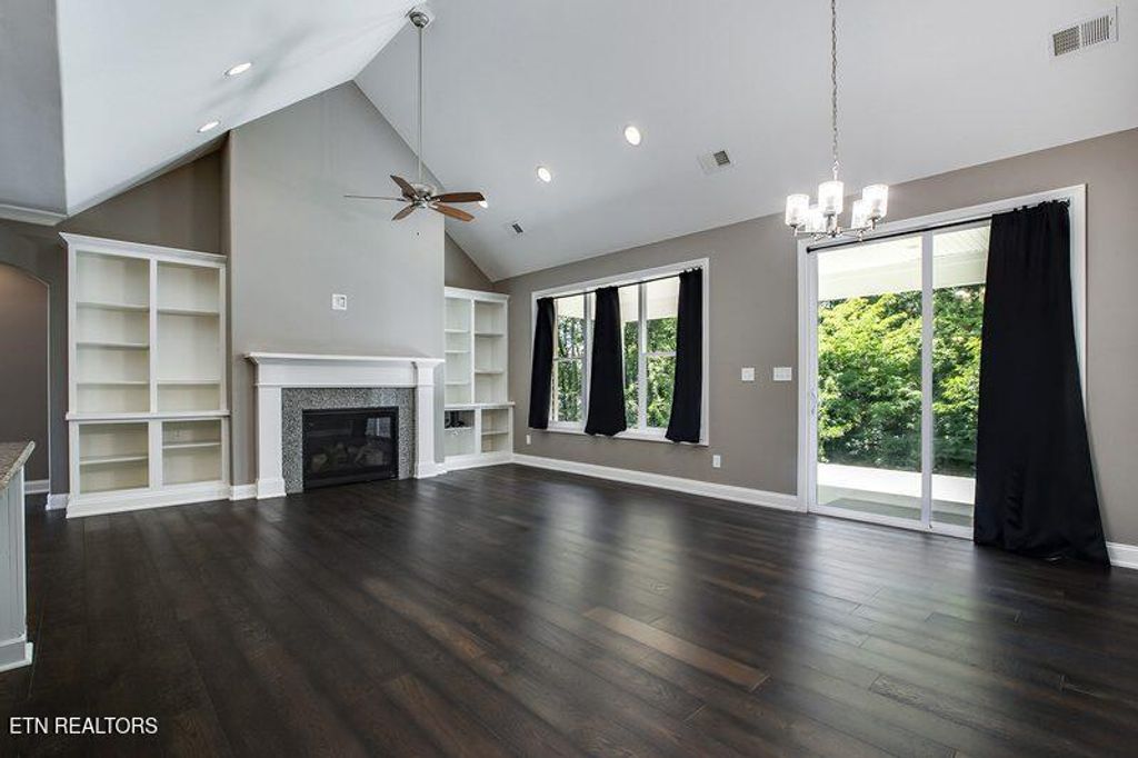 Photo of 318 Chatuga Lane, Loudon, TN 37774 (MLS # 1321796)