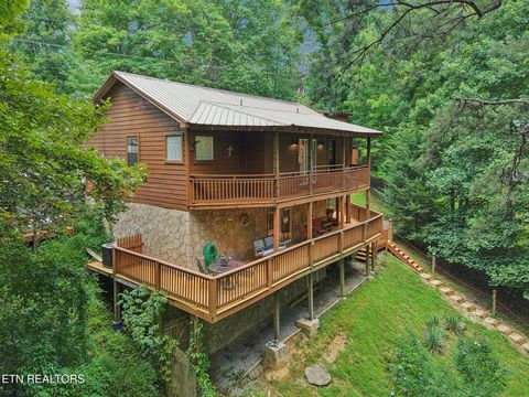 Tiny photo for 2746 Easy St, Sevierville, TN 37862 (MLS # 1330775)