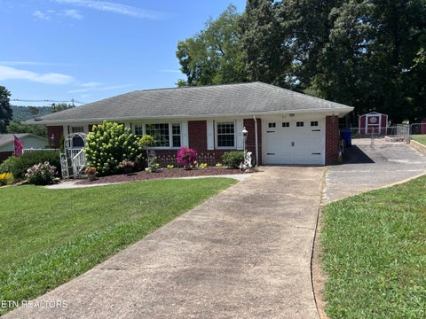 Tiny photo for 313 Cross St, Clinton, TN 37716 (MLS # 1347181)
