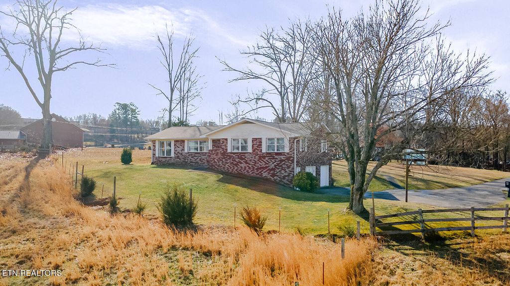 Photo of 1836 Forest Hill Rd, Maryville, TN 37803 (MLS # 1331368)