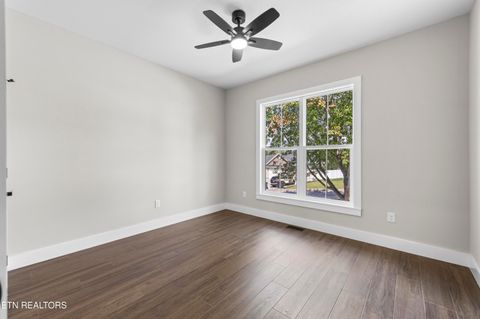 Tiny photo for 118 West Drive, LaFollette, TN 37766 (MLS # 1317417)