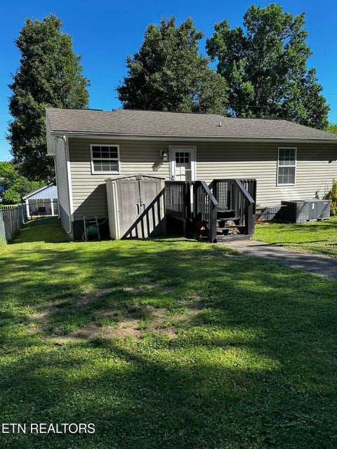 Tiny photo for 2006 McCroskey Ave, Knoxville, TN 37917 (MLS # 1343517)