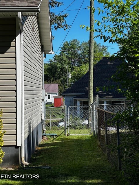 Tiny photo for 2006 McCroskey Ave, Knoxville, TN 37917 (MLS # 1343517)
