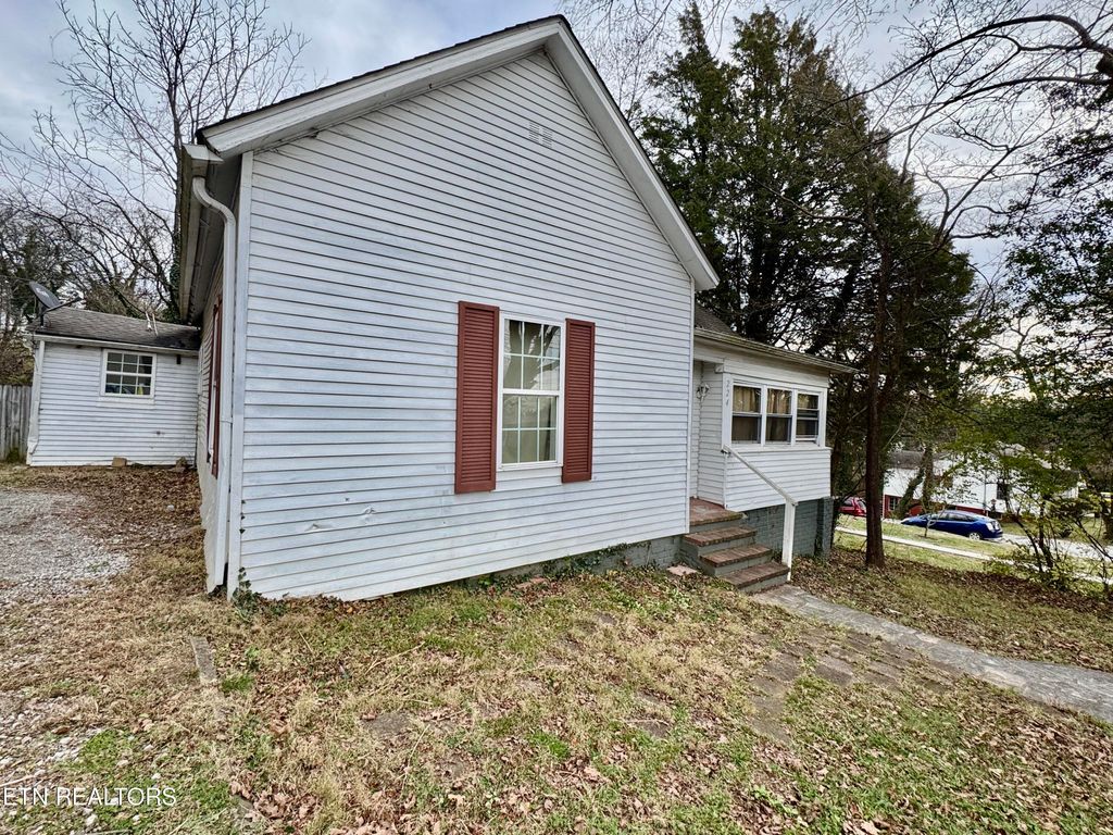 Photo of 224 Hidell Rd, Knoxville, TN 37914 (MLS # 1324370)