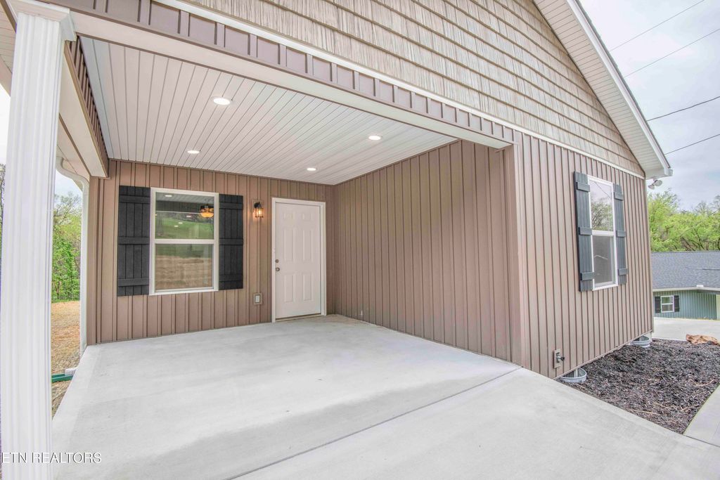 Photo of 117 Wealdwood Drive, Clinton, TN 37716 (MLS # 1296263)