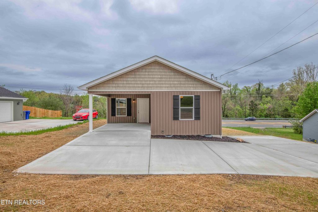 Photo of 117 Wealdwood Drive, Clinton, TN 37716 (MLS # 1296263)