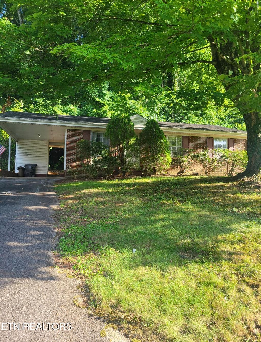 Photo of 2318 Sylvania Ave, Knoxville, TN 37920 (MLS # 1345489)
