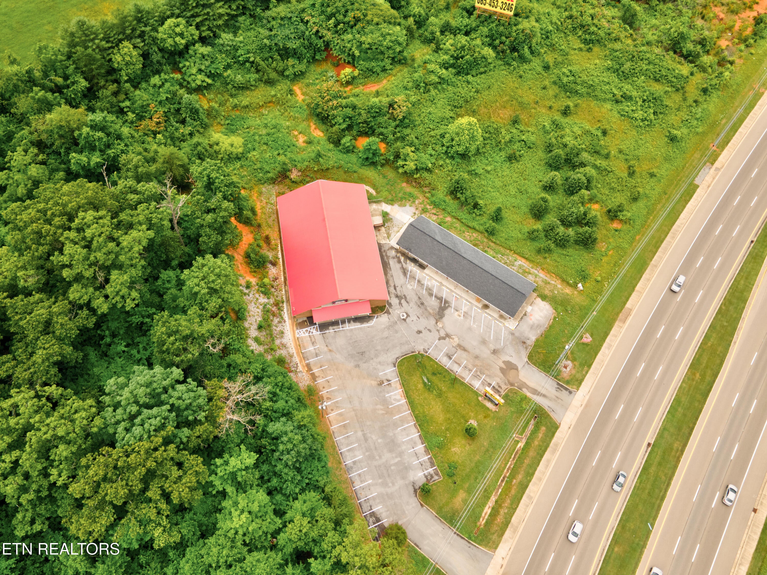 2560 Winfield Dunn Pkwy
