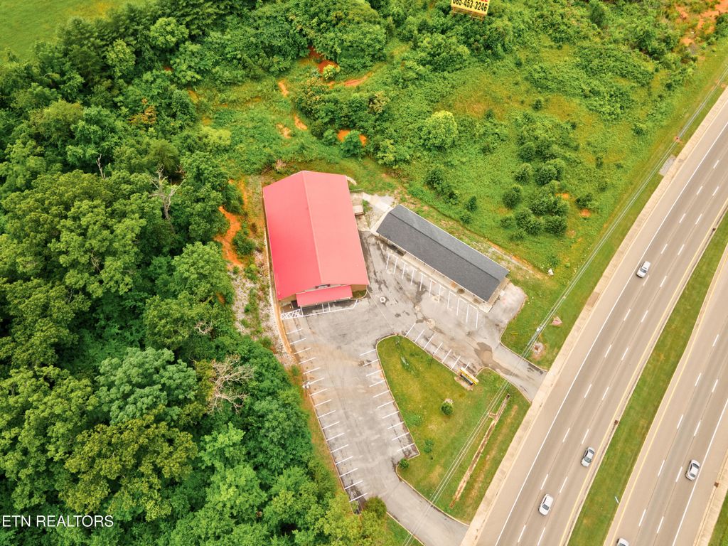 Photo of 2560 Winfield Dunn Pkwy, Kodak, TN 37764 (MLS # 1344142)