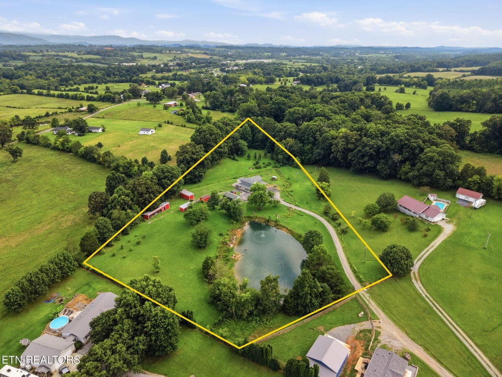 Photo of 767 Farmington Way, Maryville, TN 37801 (MLS # 1351252)