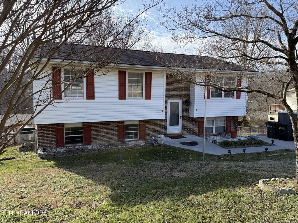 Photo of 610 Red Bud Lane, Oliver Springs, TN 37840 (MLS # 1328577)
