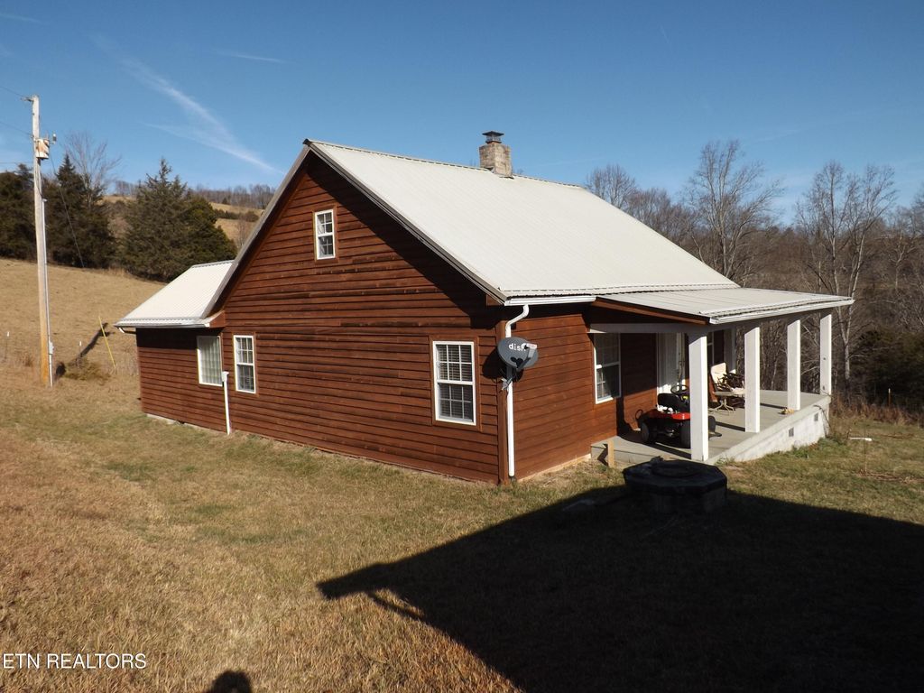 Photo of 223 Ulysses Daniels Lane, Harrogate, TN 37752 (MLS # 1324846)