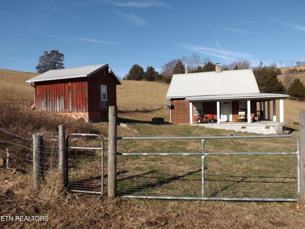 Photo of 223 Ulysses Daniels Lane, Harrogate, TN 37752 (MLS # 1324846)