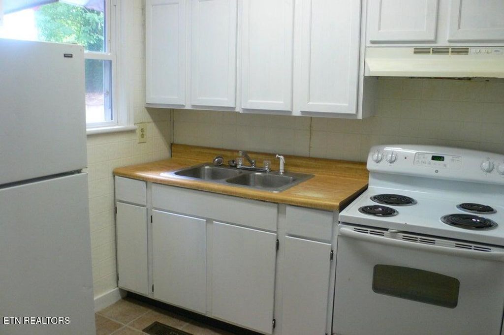 Photo of 3430 Wilson Ave, Knoxville, TN 37914 (MLS # 1330874)