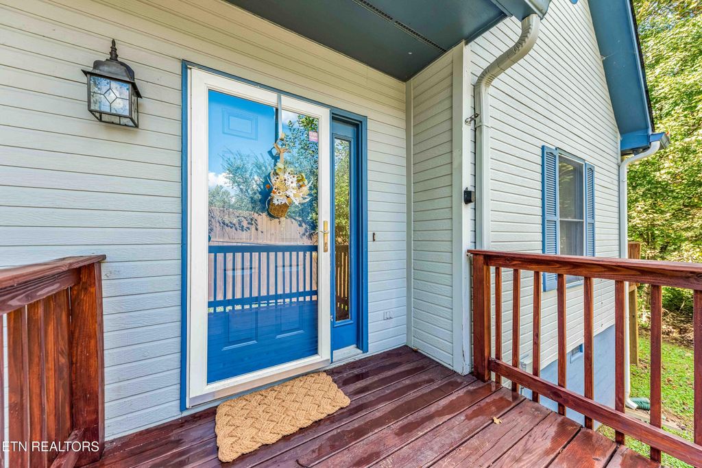 Photo of 8013 Middlebrook Pike, Knoxville, TN 37909 (MLS # 1317251)