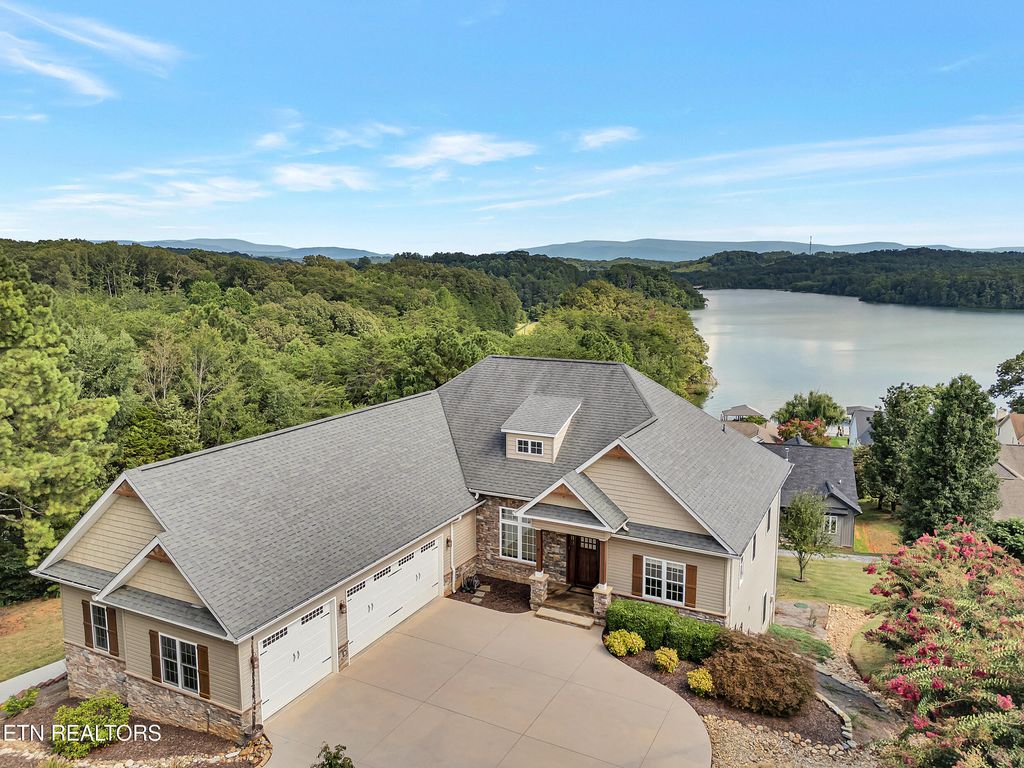 Photo of 140 Lake Vista Drive, Greenback, TN 37742 (MLS # 1310660)
