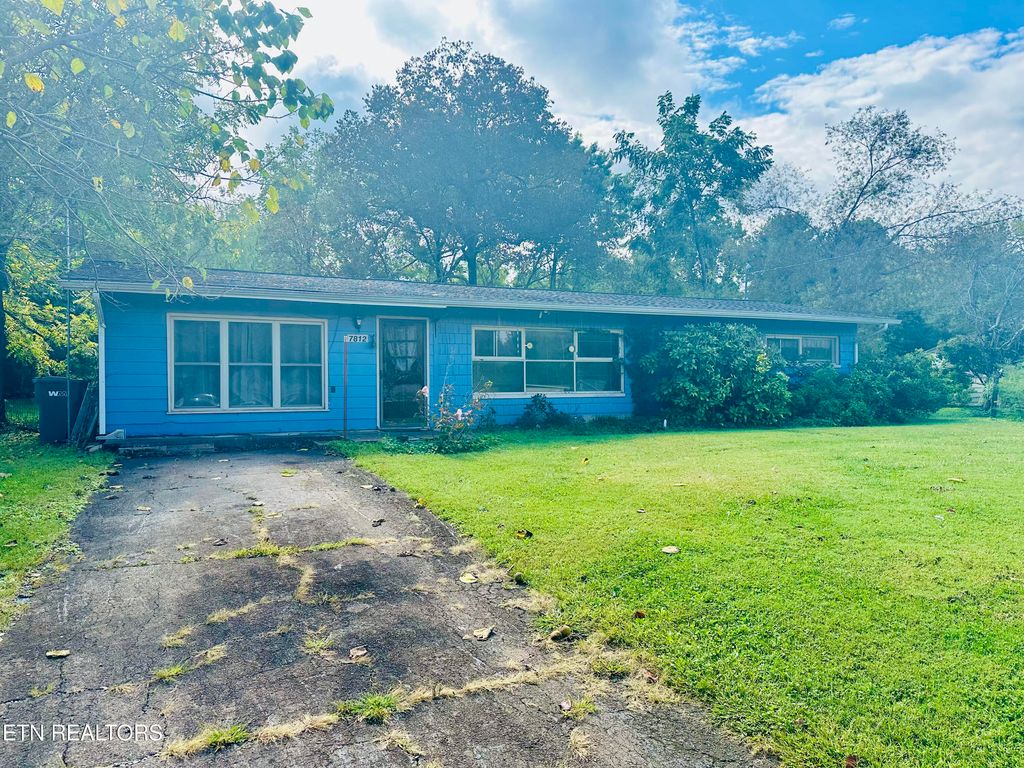 Photo of 7812 Westacres Drive, Knoxville, TN 37919 (MLS # 1316735)