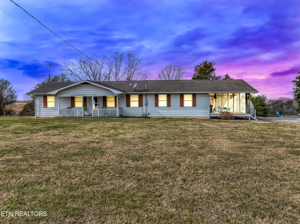 Photo of 433 S Old Grey Ridge Rd, Friendsville, TN 37737 (MLS # 1326098)
