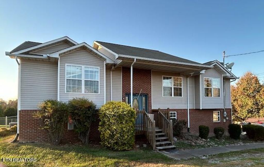 Photo of 132 Ridgefield Drive, Dandridge, TN 37725 (MLS # 1323292)