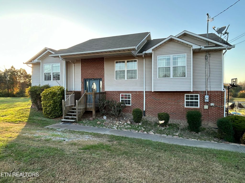 Photo of 132 Ridgefield Drive, Dandridge, TN 37725 (MLS # 1323292)